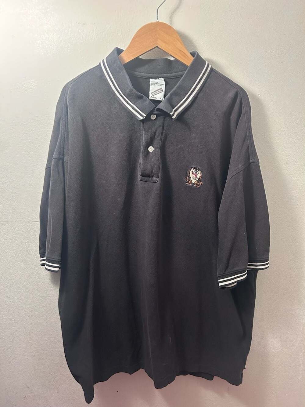 Vintage 90s Warner Bros. Studio Store Taz Tasmanian Devil Embroidered Polo